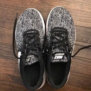 NIKE Flex Contact Size 10 shoes